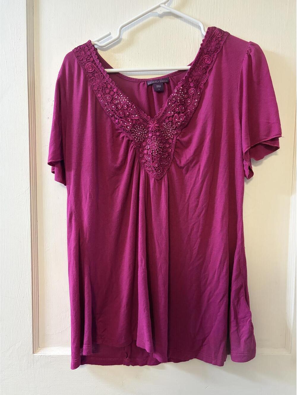 Beverly Drive Women's Embellished V-Neck Top Size 1X